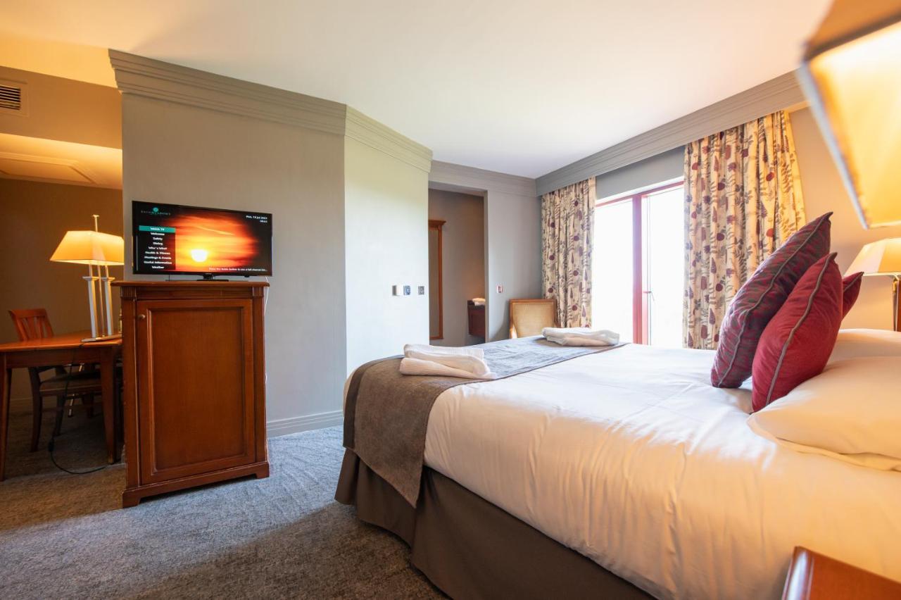 Bryn Meadows Golf, Hotel & Spa แบล็ควูด ภายนอก รูปภาพ