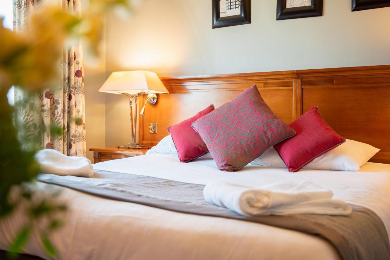 Bryn Meadows Golf, Hotel & Spa แบล็ควูด ภายนอก รูปภาพ