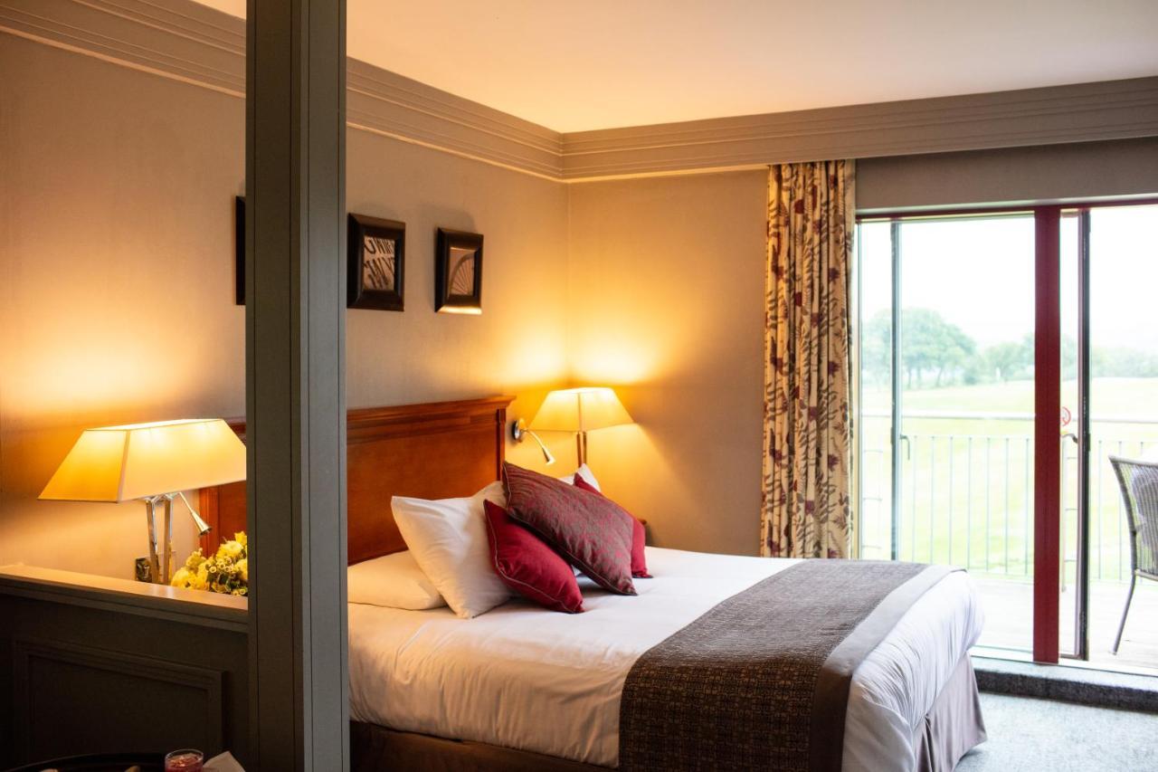 Bryn Meadows Golf, Hotel & Spa แบล็ควูด ภายนอก รูปภาพ