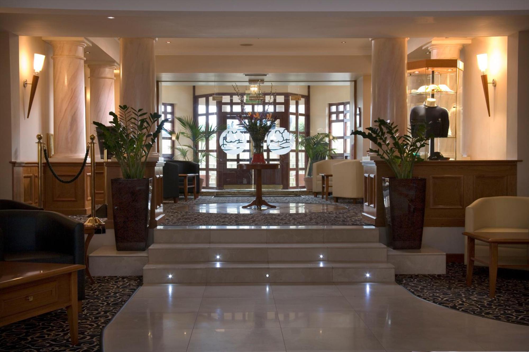 Bryn Meadows Golf, Hotel & Spa แบล็ควูด ภายนอก รูปภาพ