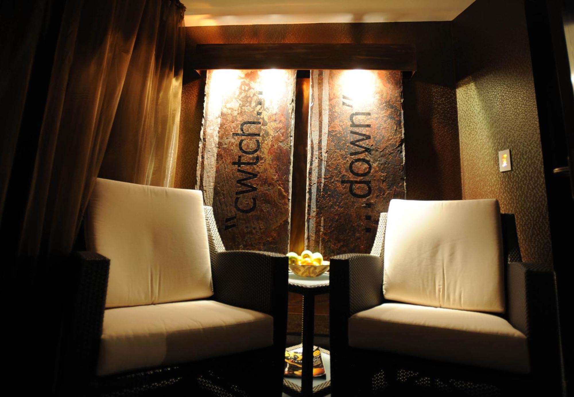 Bryn Meadows Golf, Hotel & Spa แบล็ควูด ภายนอก รูปภาพ