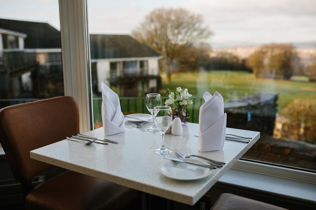 Bryn Meadows Golf, Hotel & Spa แบล็ควูด ภายนอก รูปภาพ