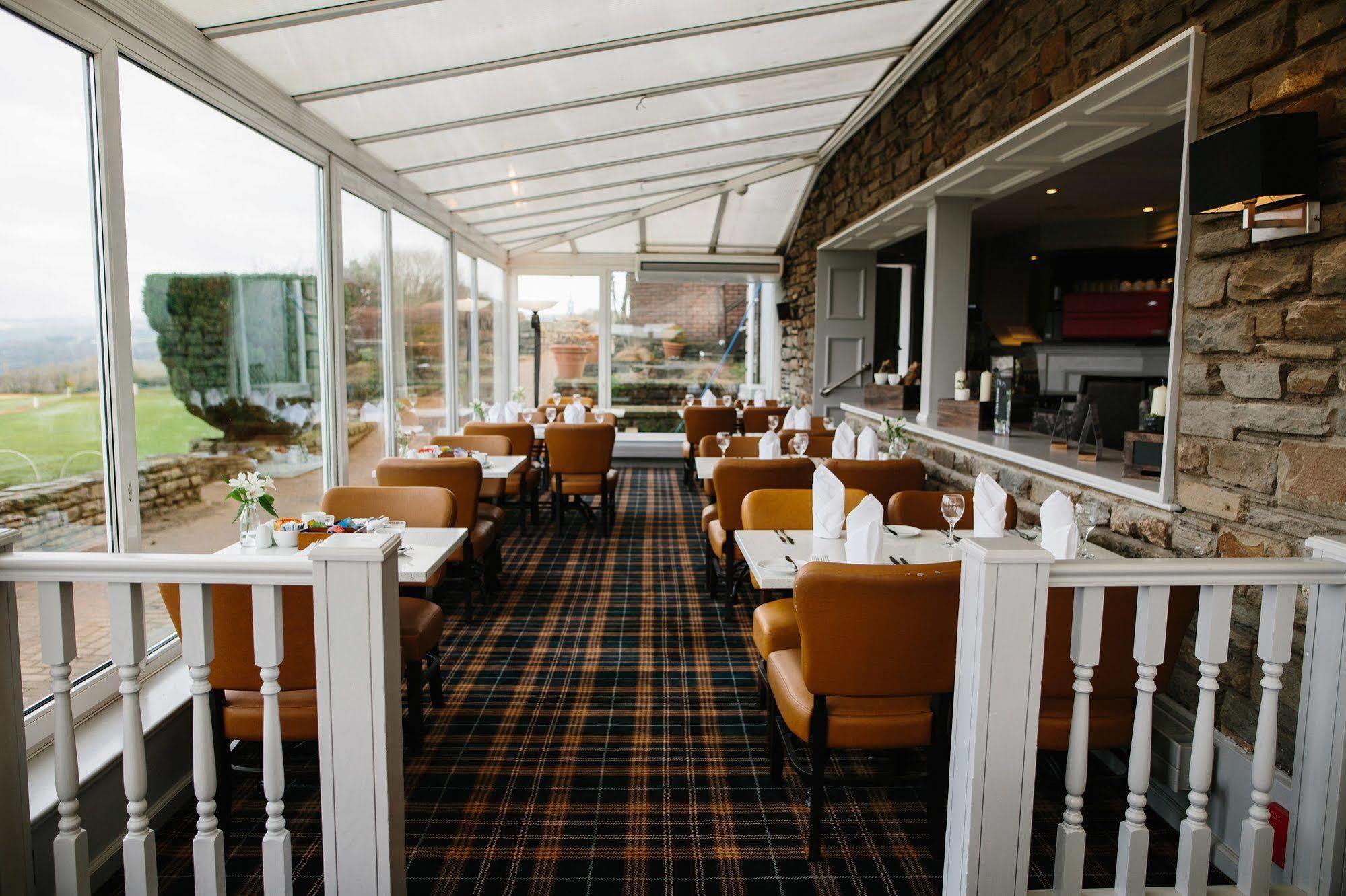 Bryn Meadows Golf, Hotel & Spa แบล็ควูด ภายนอก รูปภาพ