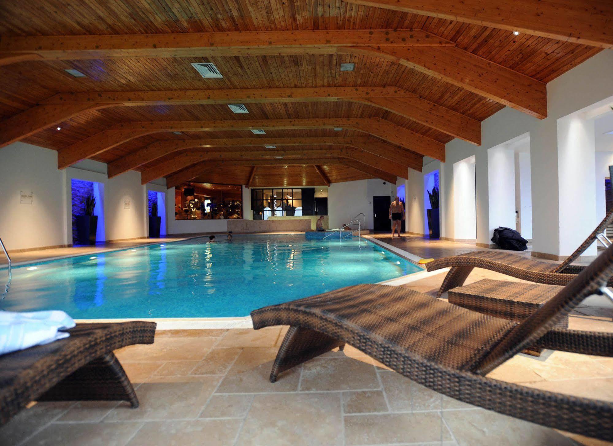 Bryn Meadows Golf, Hotel & Spa แบล็ควูด ภายนอก รูปภาพ