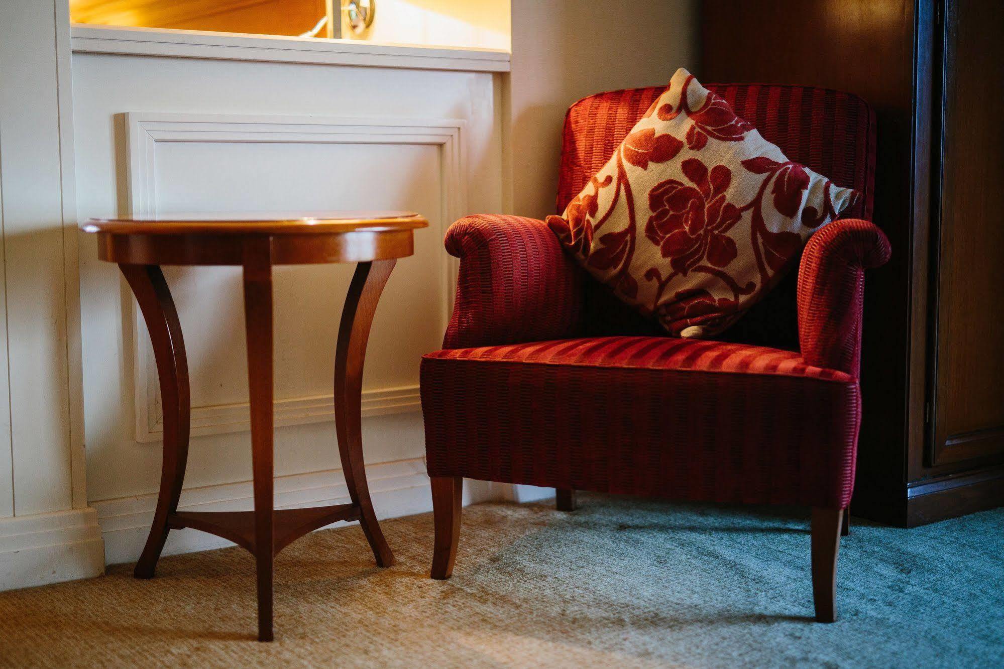 Bryn Meadows Golf, Hotel & Spa แบล็ควูด ภายนอก รูปภาพ