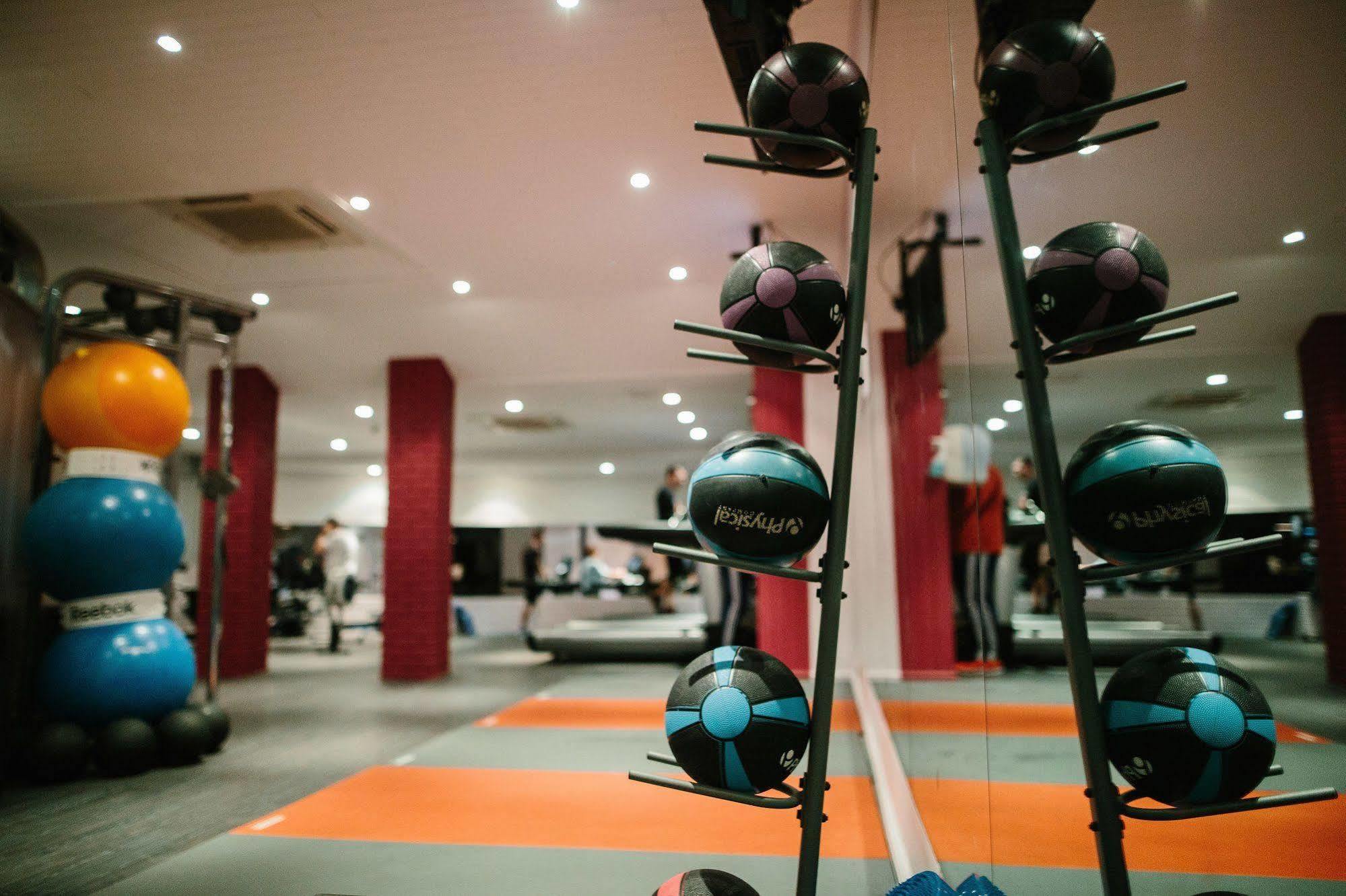 Bryn Meadows Golf, Hotel & Spa แบล็ควูด ภายนอก รูปภาพ