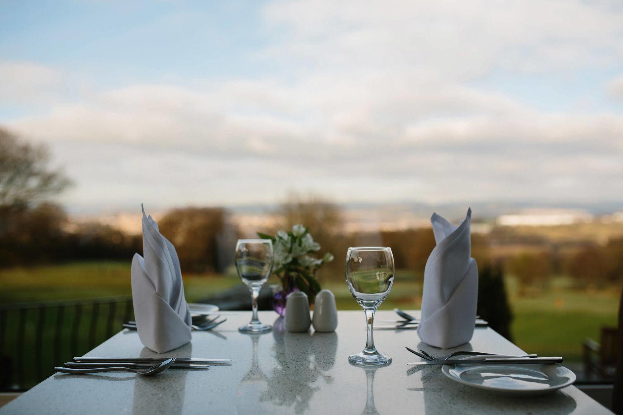 Bryn Meadows Golf, Hotel & Spa แบล็ควูด ภายนอก รูปภาพ