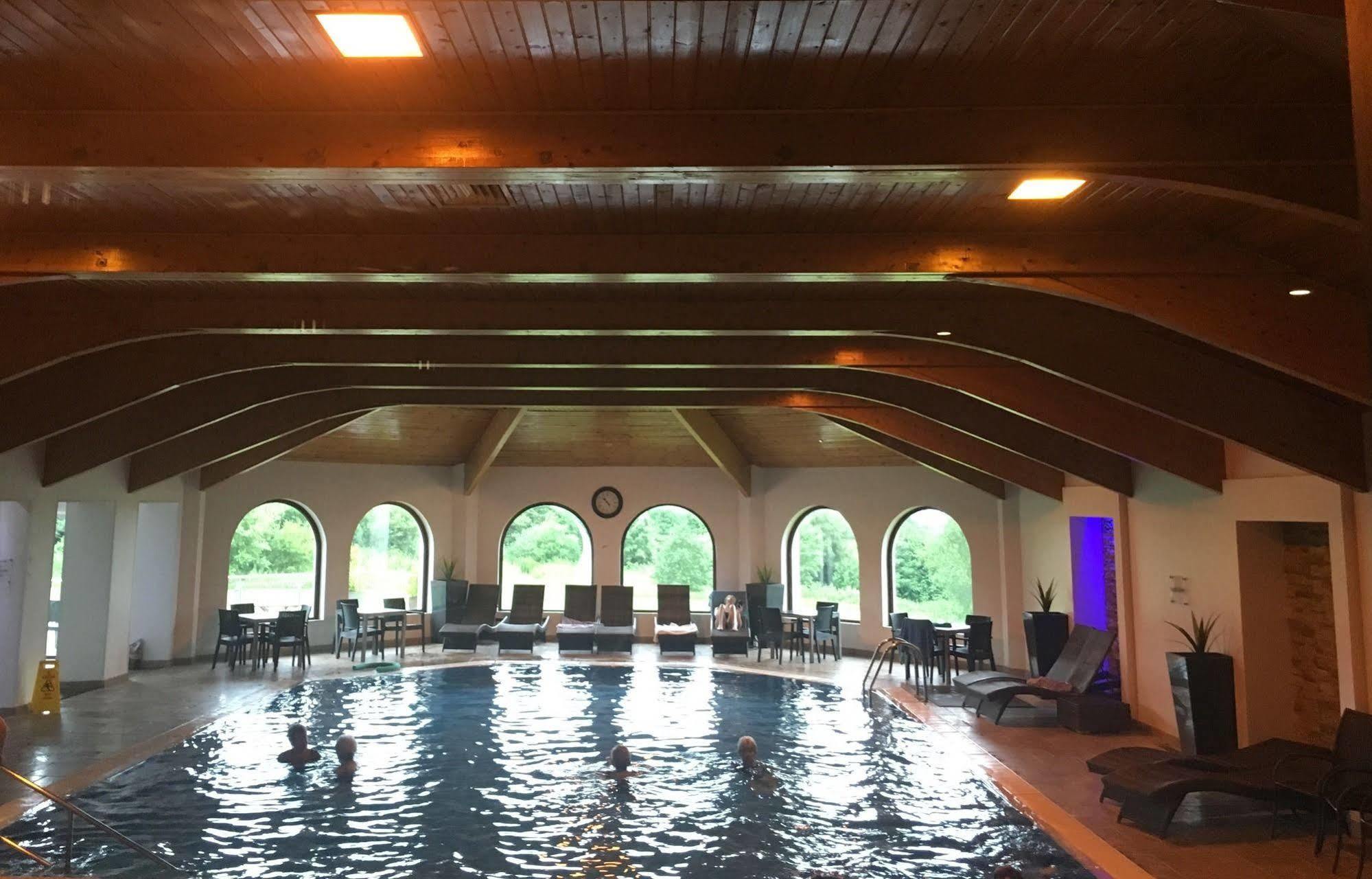 Bryn Meadows Golf, Hotel & Spa แบล็ควูด ภายนอก รูปภาพ